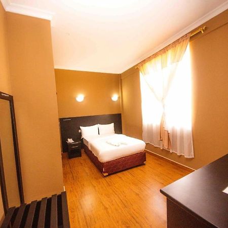 Panone Hotel Boma Boma la Ngombe Экстерьер фото