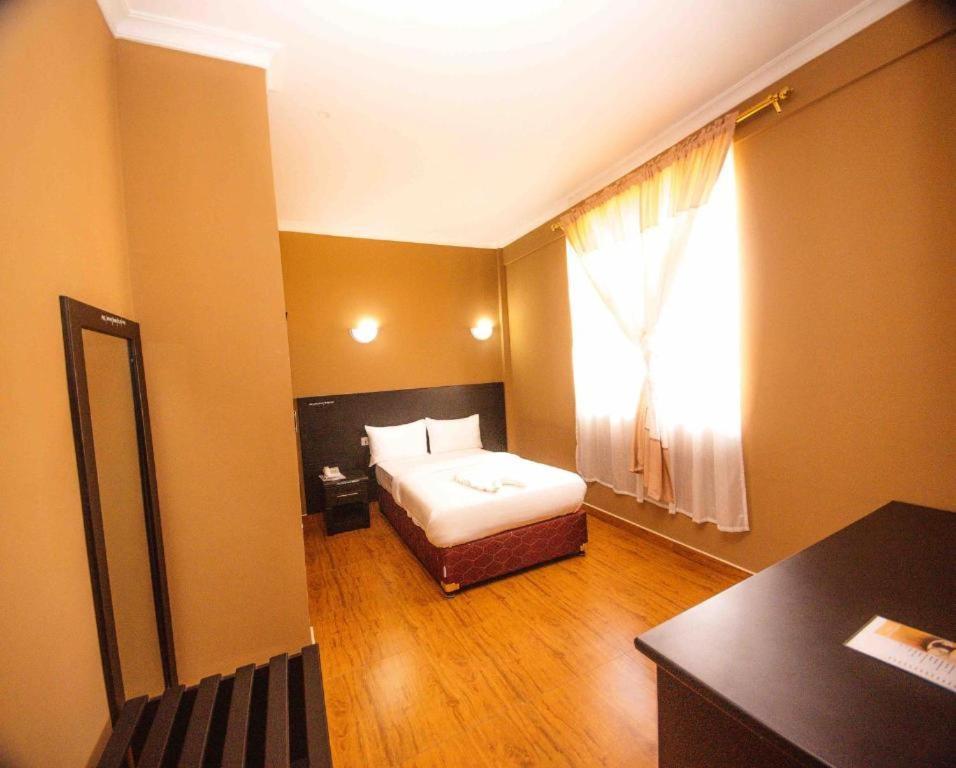Panone Hotel Boma Boma la Ngombe Экстерьер фото